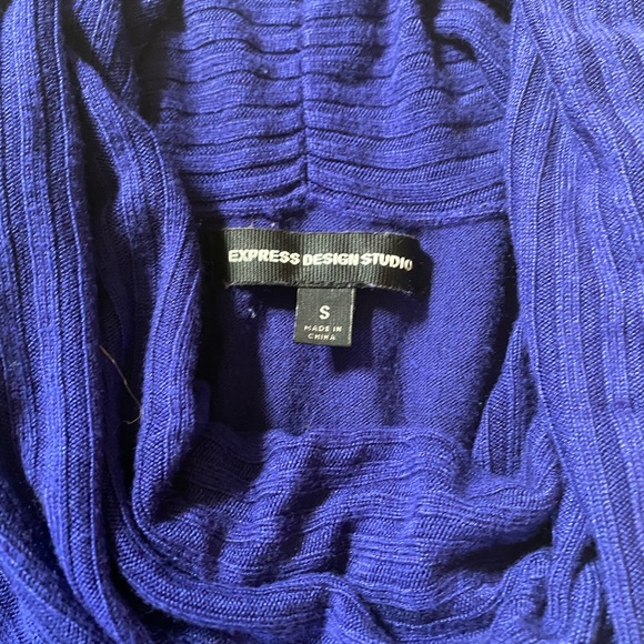 Express Sweater~So SOFT! - Picture 5 of 9
